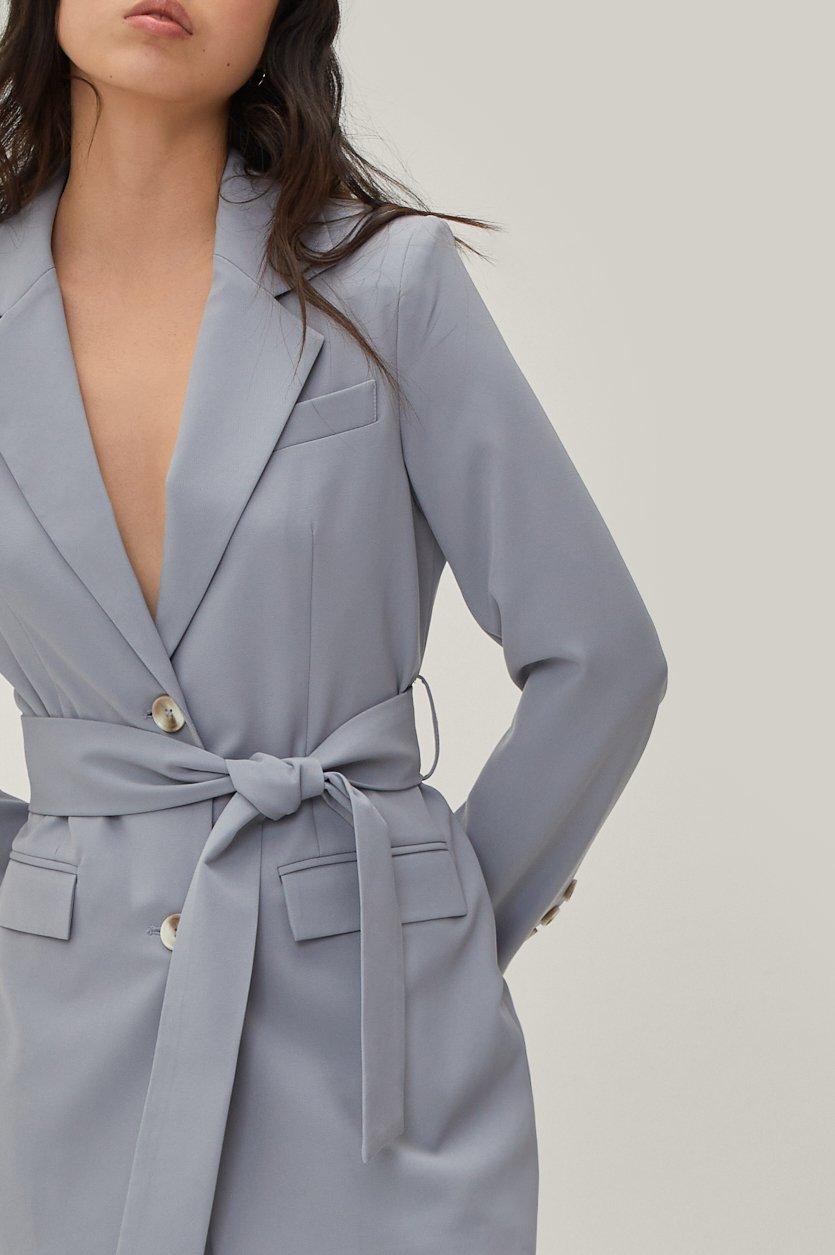 Belted longline store blazer